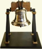 Rplique de la cloche de la libert , Liberty Bell,  l'chelle 1/6ar l'artiste Andr Brasilier