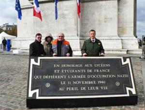 Fabricant d'une grande plaque en bronze OPEX  pour le parvis de l'arc de triomphe  Paris